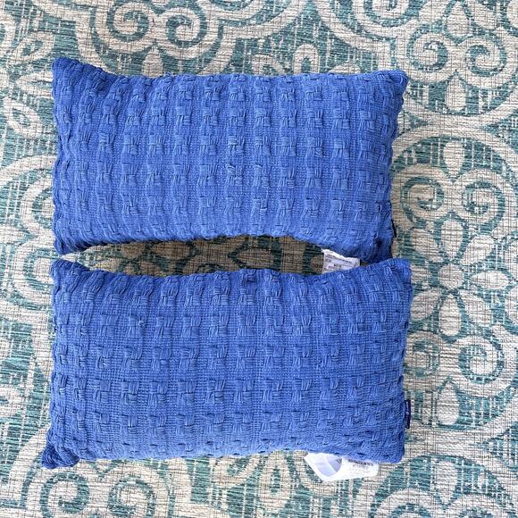 Scott Living Set of 2 Lumbar Throw Pillows Blue Textured Woven Cover 20"x10" - Picture 2 of 8